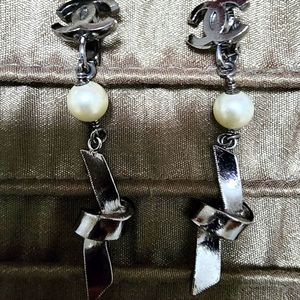 Chanel Ruthenium Pearl CC Ribbon Drop Earrings